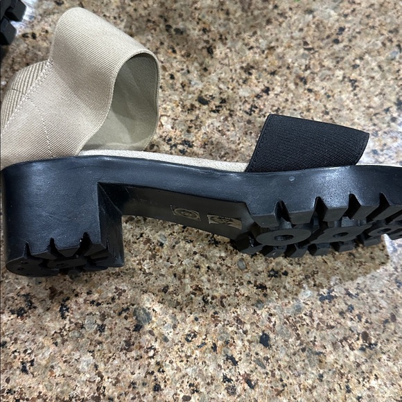 Charleston shoe company Monterey heeled sandals, size 8 - Picture 8 of 12